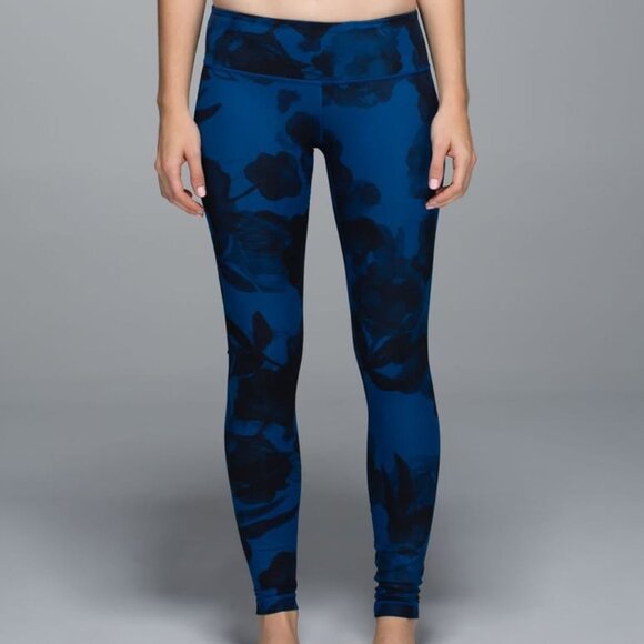 Lululemon Wunder Under Pant Full-On Luxtreme Floral Black Blue, size 8 - Picture 1 of 10